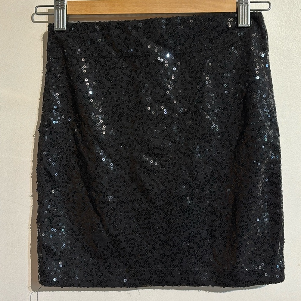 3/20 Garage small black sequence sparkle skirt